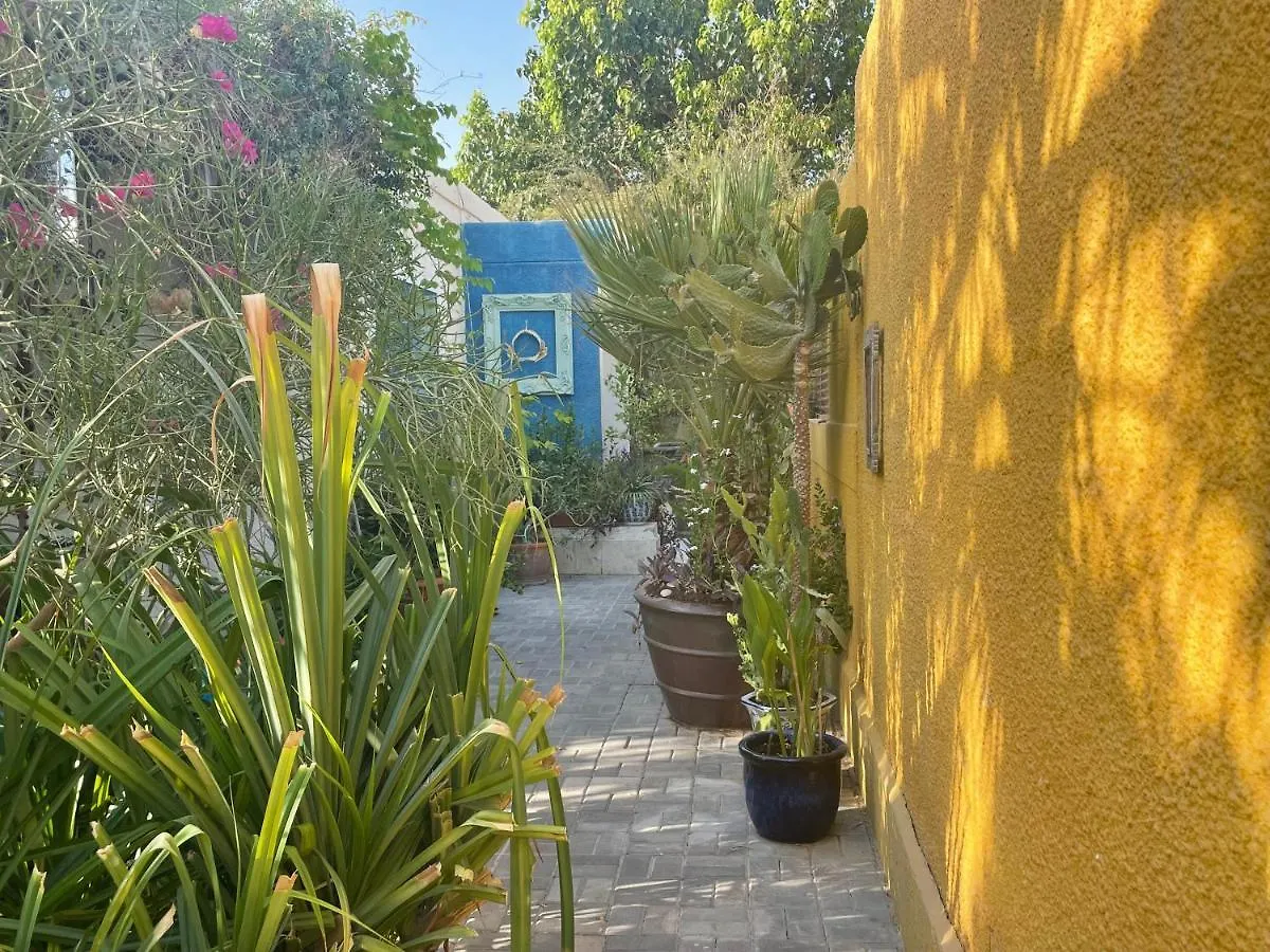 Tropicana Guestroom 7 Min Walk From The Beach Dubai Guest house
